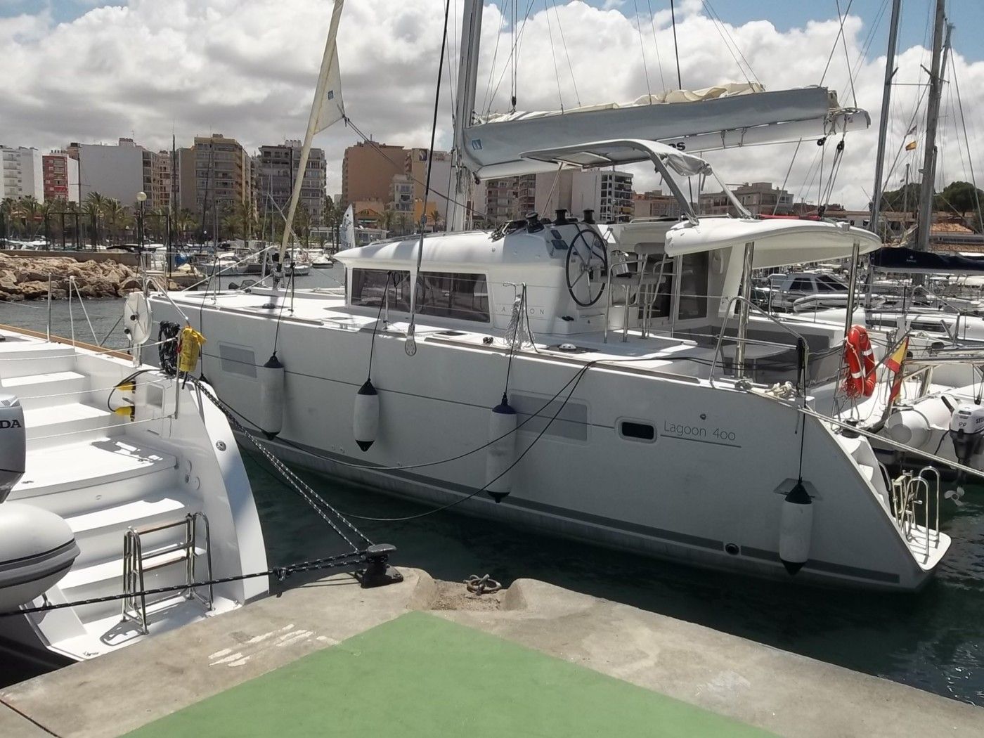 Lagoon 400