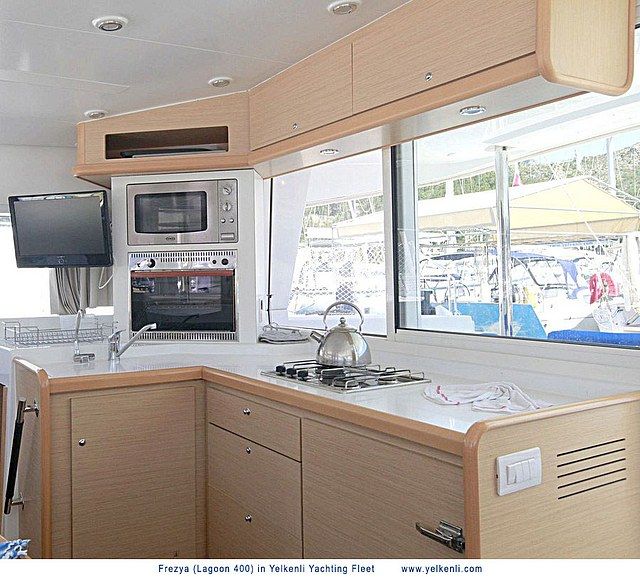 Lagoon 400