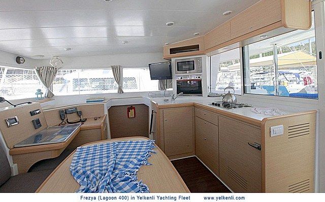 Lagoon 400