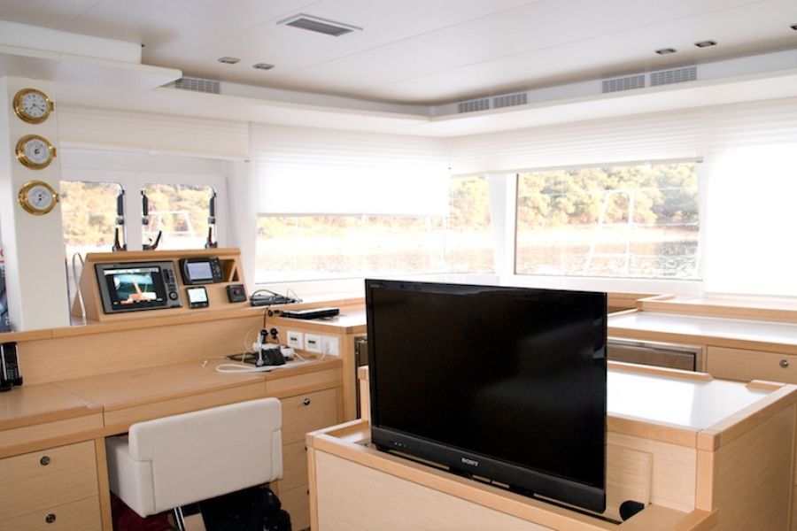 Lagoon 560 