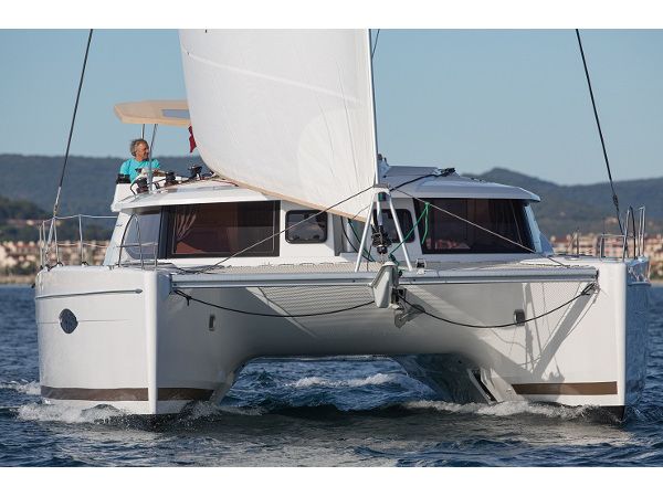 Helia 44