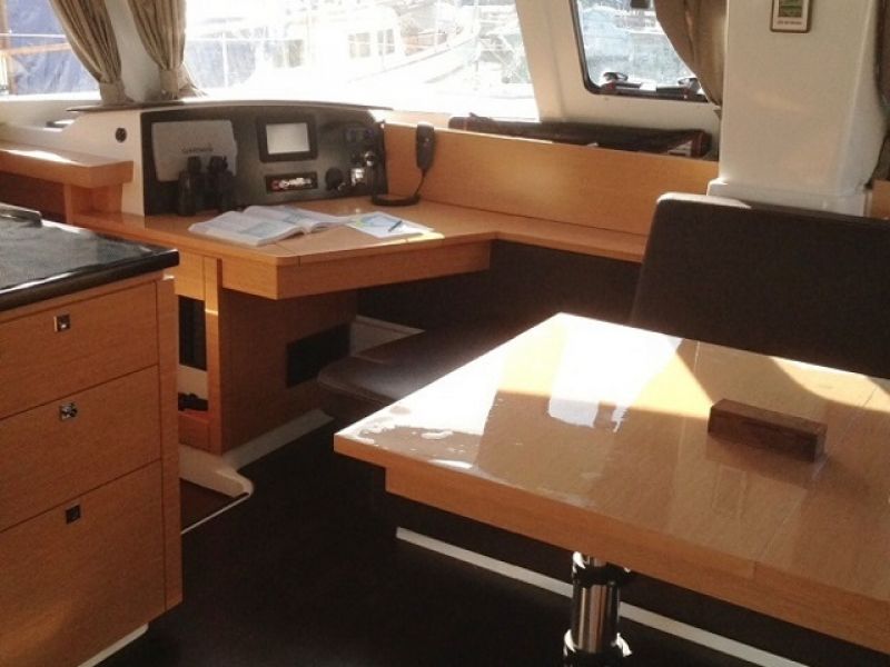 Helia 44