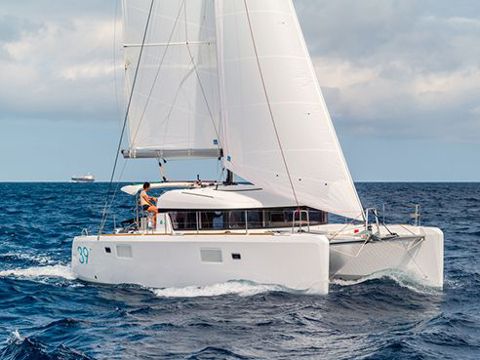 LAGOON 39