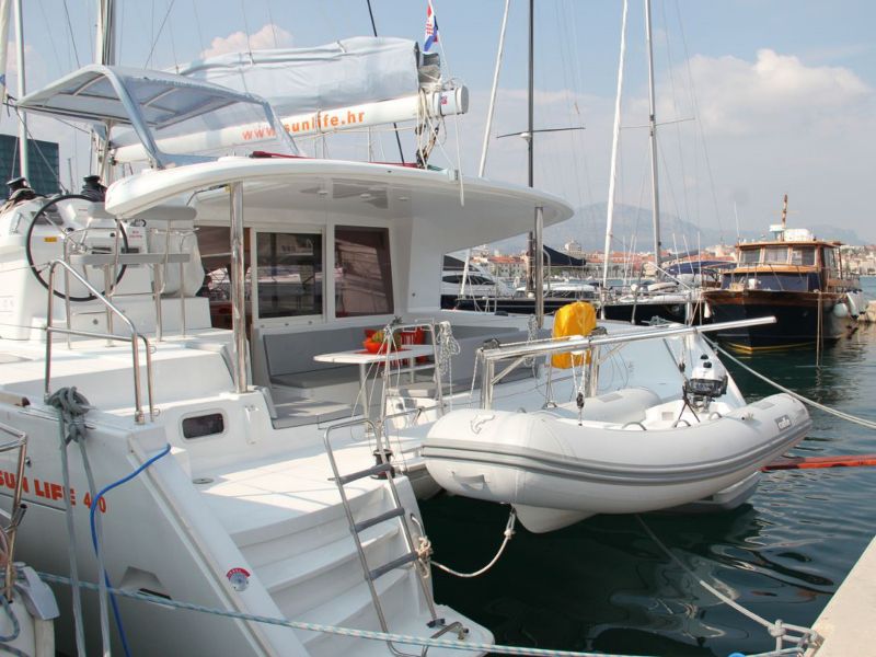 Lagoon 400