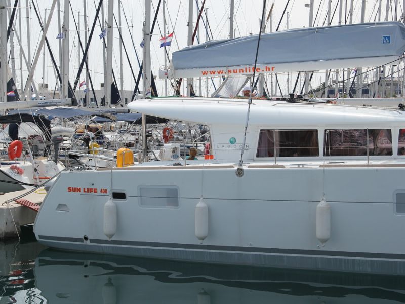 Lagoon 400