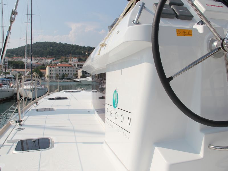 Lagoon 400