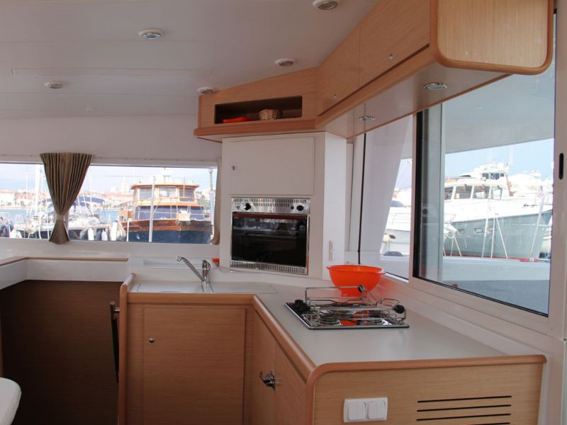 Lagoon 400