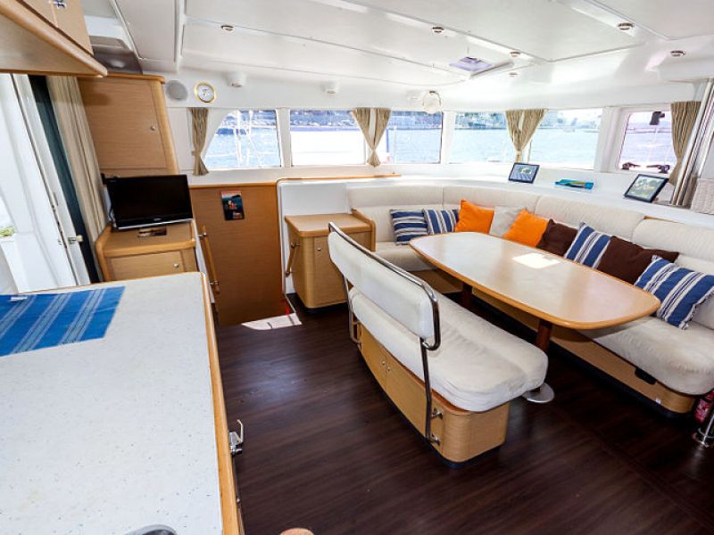 Lagoon 440