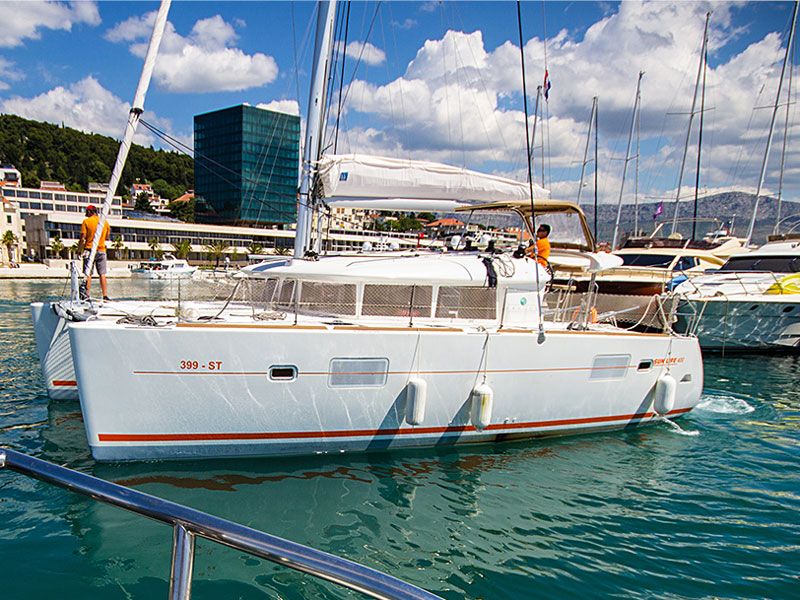 Lagoon 400