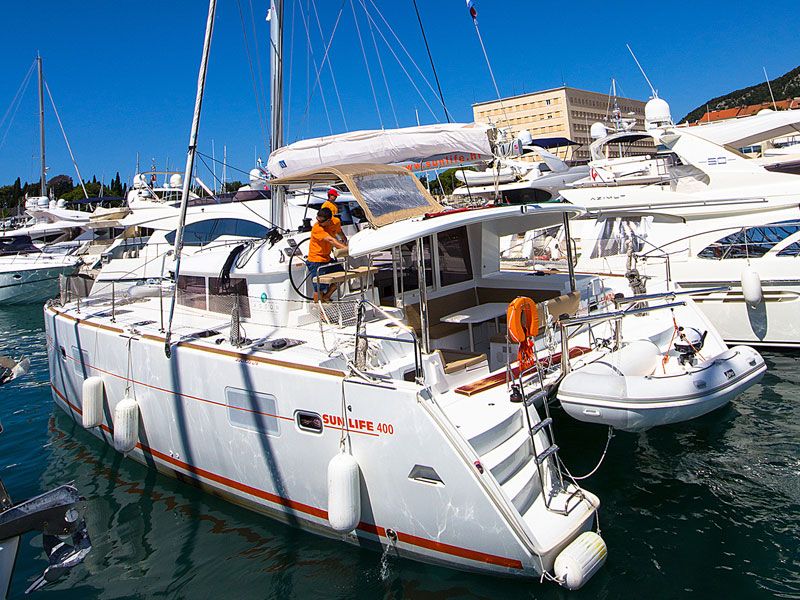 Lagoon 400