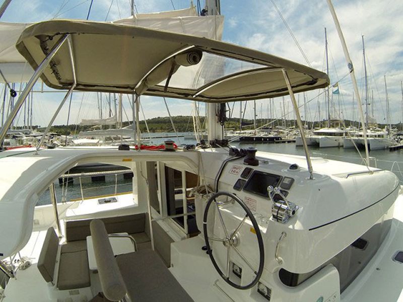 Lagoon 39