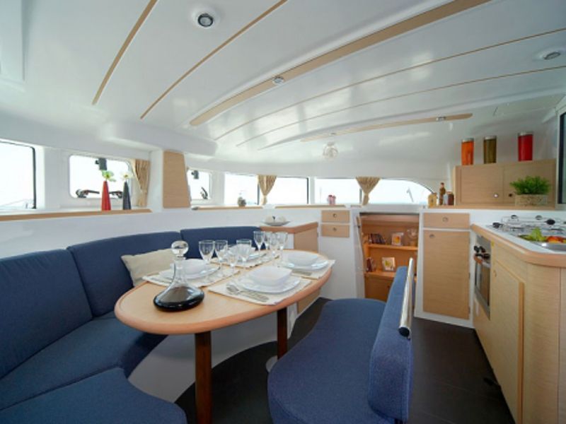 Lagoon 380-4