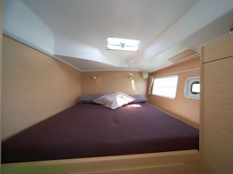 Lagoon 380-4