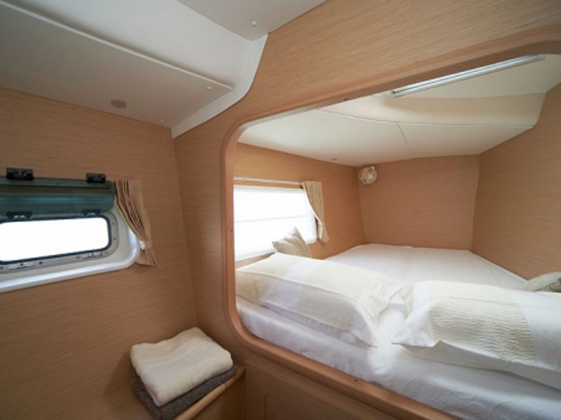 Lagoon 380-4