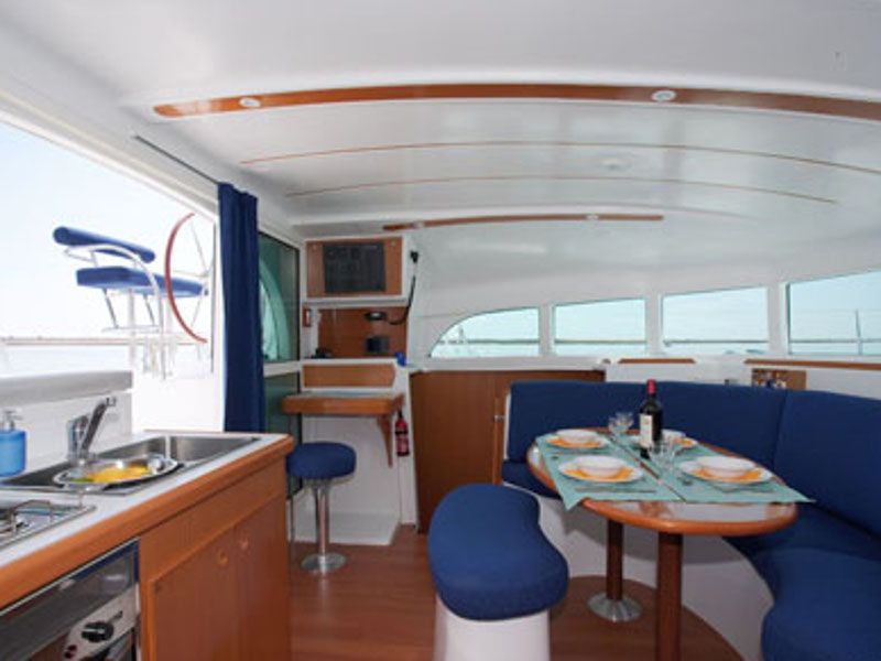 LAGOON 380 (3 CAB+1)