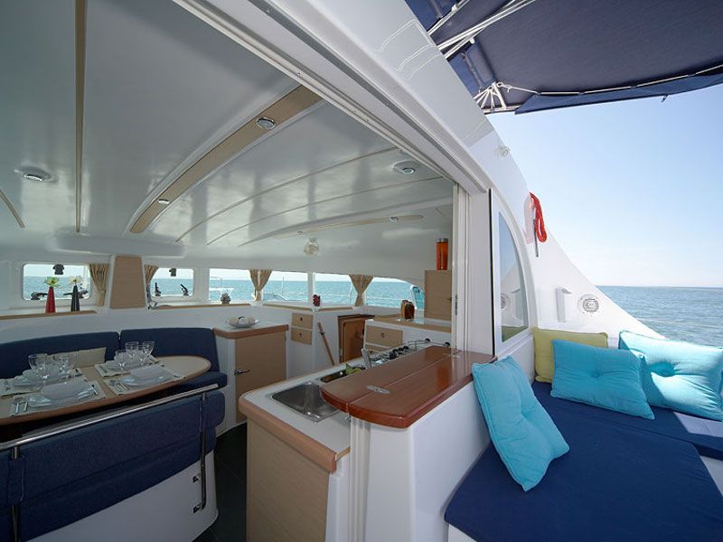 LAGOON 380 (3 CAB+1)