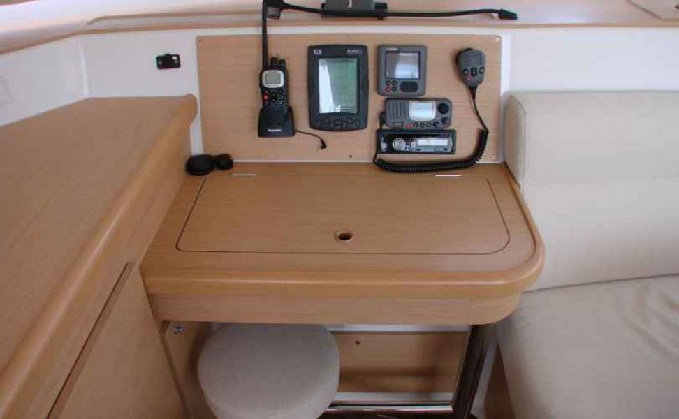 Lagoon 421