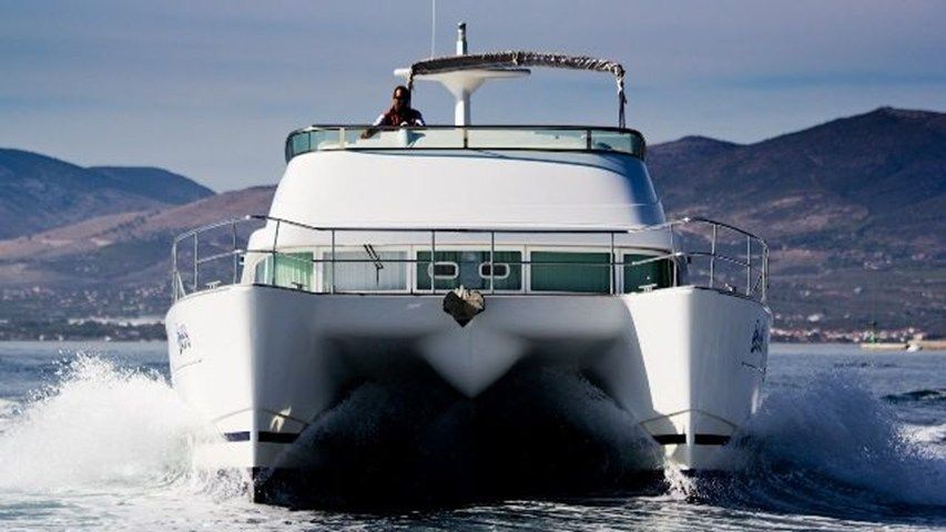Lagoon Power 44