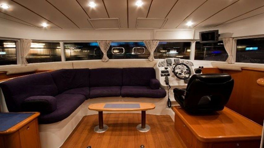 Lagoon Power 44