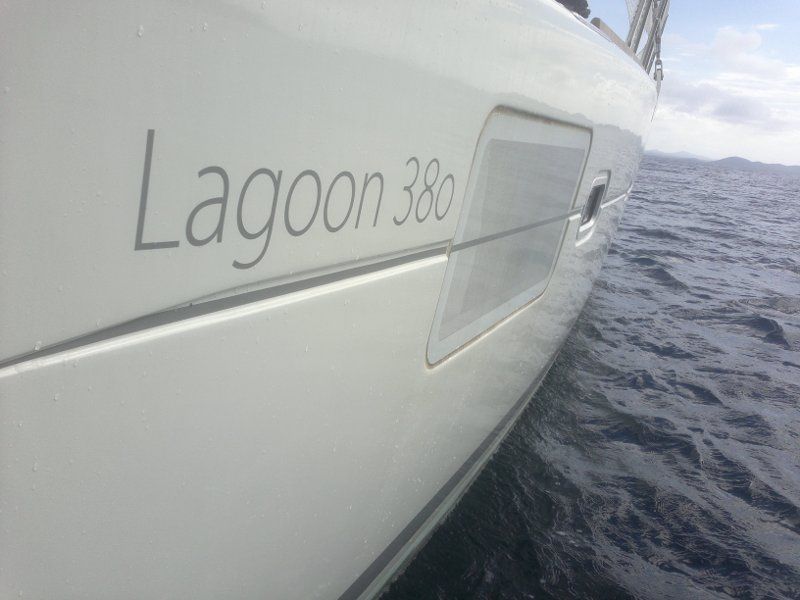 Lagoon 380 S2 - 4 + 2 cab