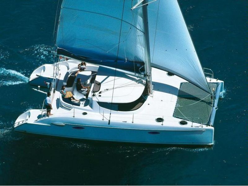 Fountaine Pajot Lucia 40