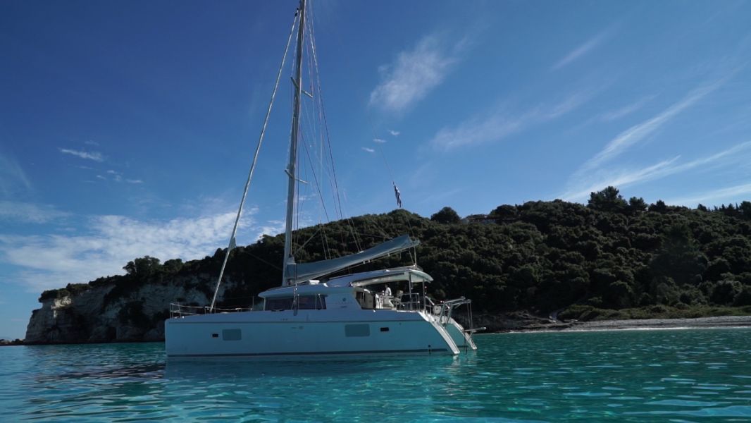 Lagoon 421
