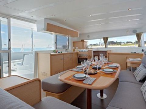 Lagoon 400 S2