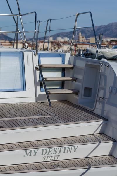 Lagoon 620