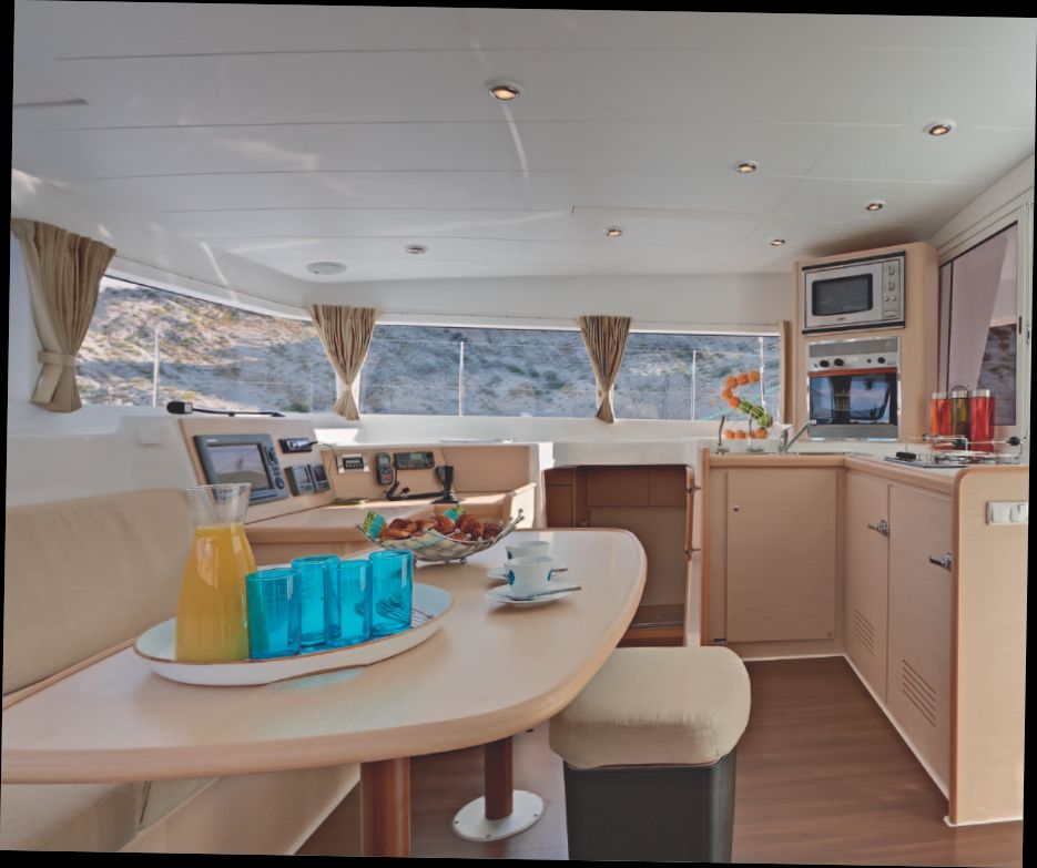 Lagoon 40033