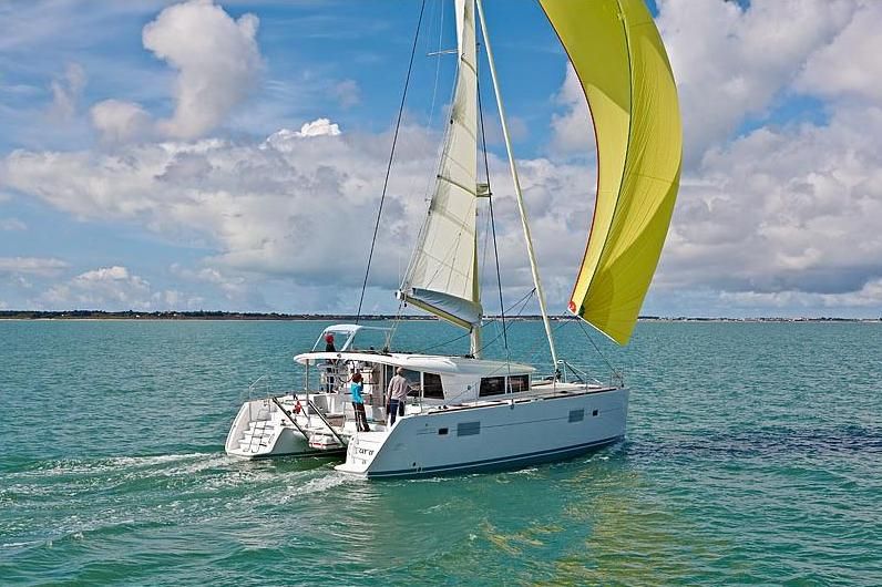Lagoon 400