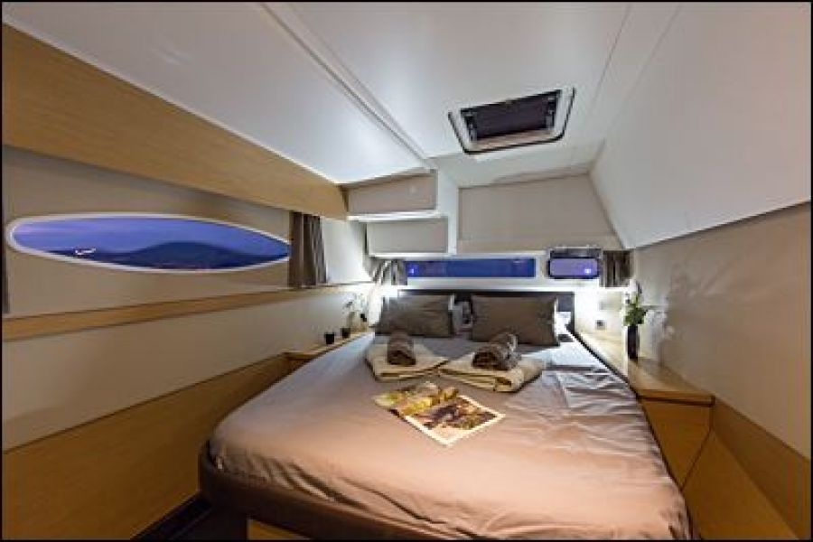 Helia 44