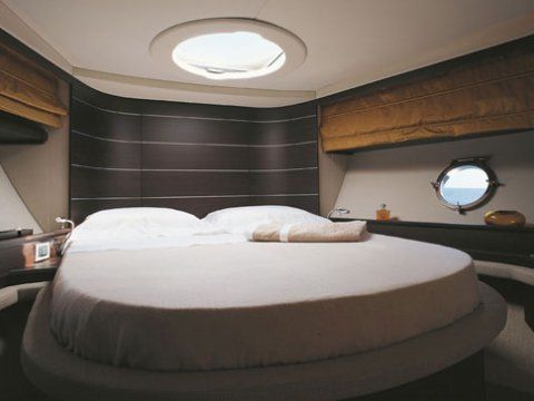 Azimut 68S