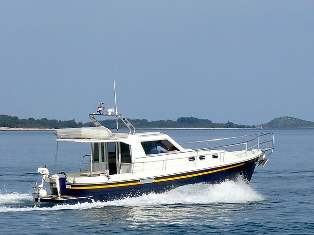 Adria 1002
