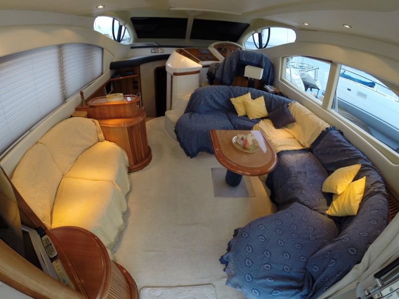 Azimut 46