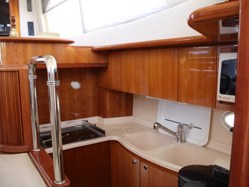 Azimut 46