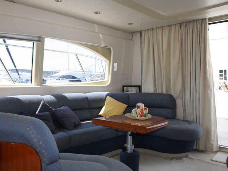 Azimut 46