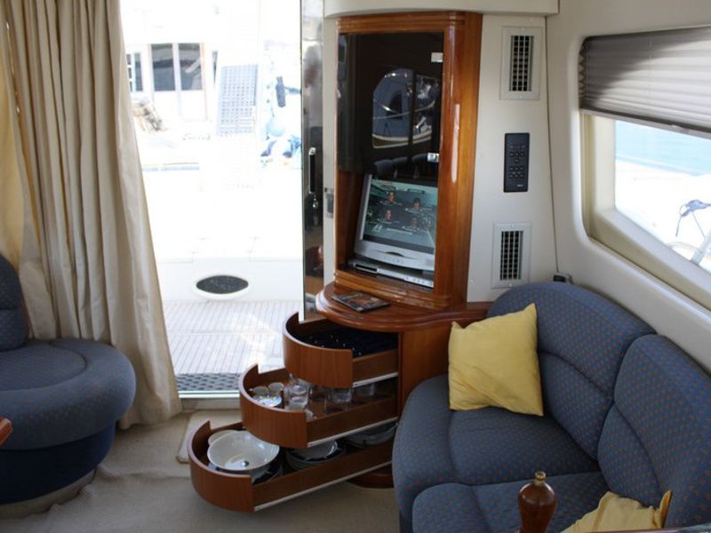 Azimut 46