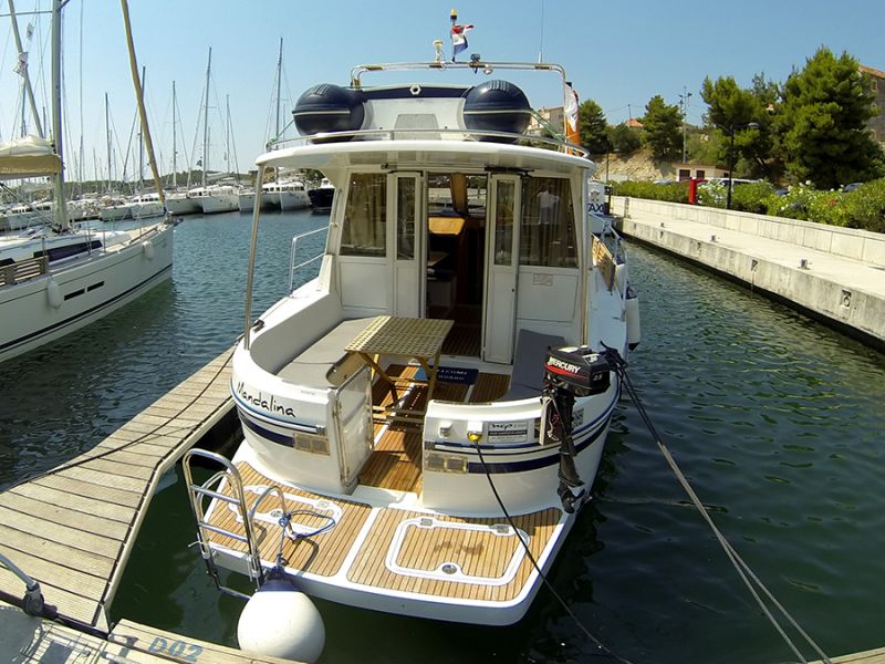 Adria Vektor 1002
