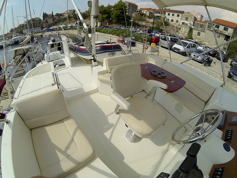 Beneteau S Trawler 42