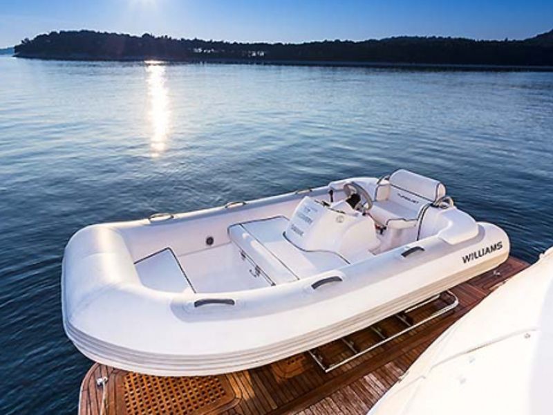 Dominator 62S