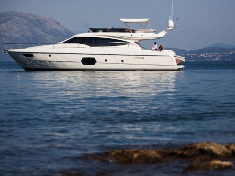 Ferretti 620