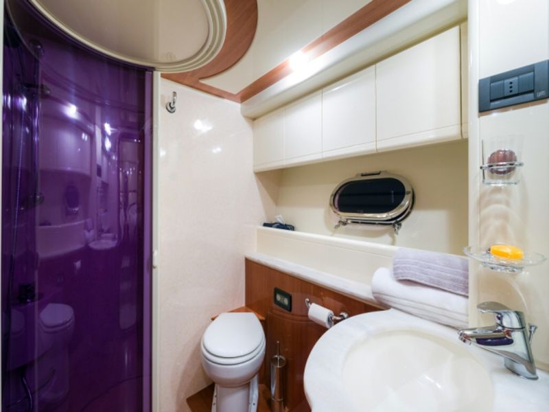 Ferretti 730