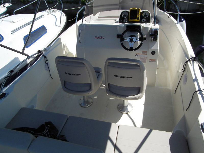 Quicksilver activ 605 open