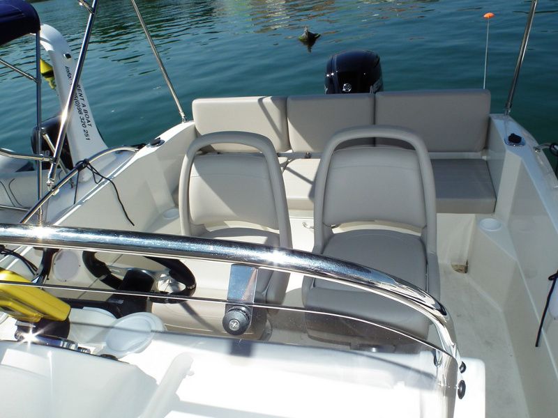 Quicksilver activ 605 open