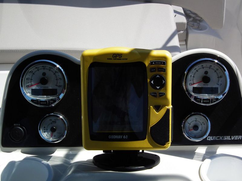 Quicksilver activ 605 open
