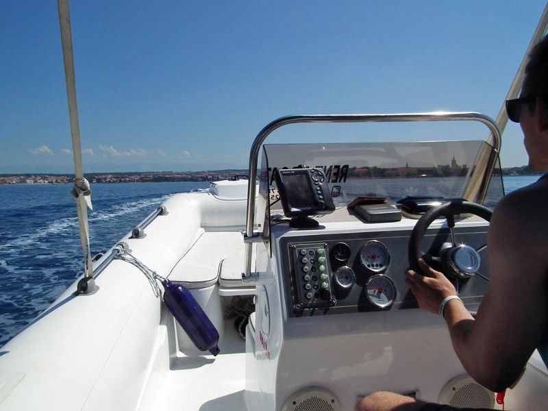 Quicksilver activ 605 open