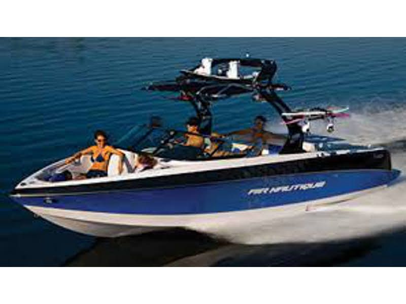 Correct Craft Crossover Nautique 226