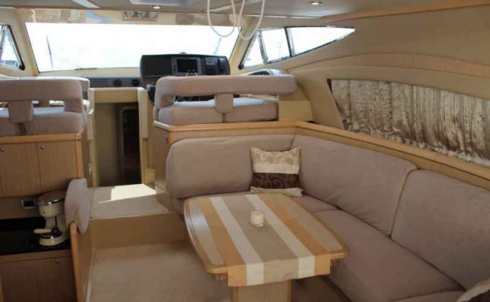 Ferretti 460
