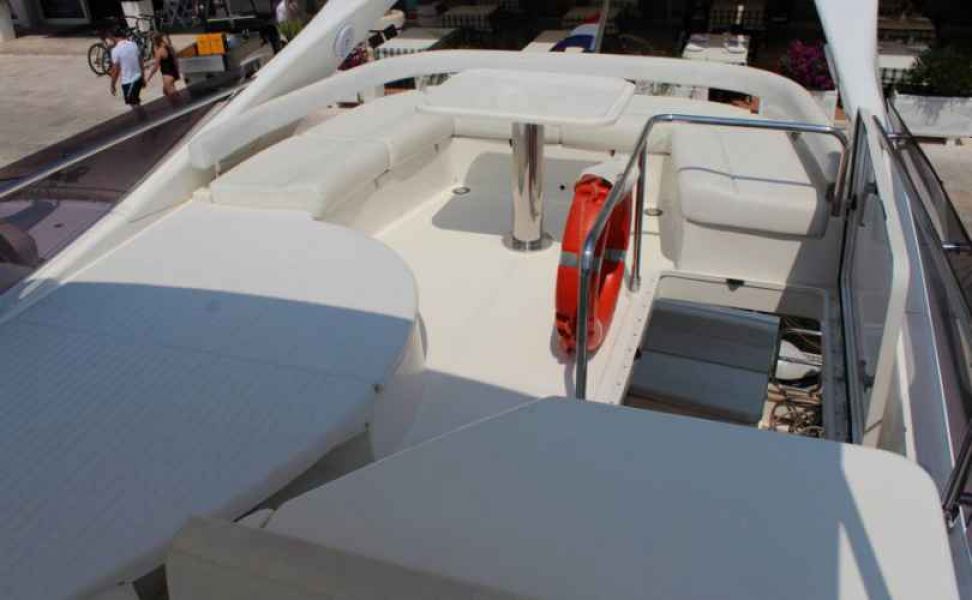 Ferretti 460