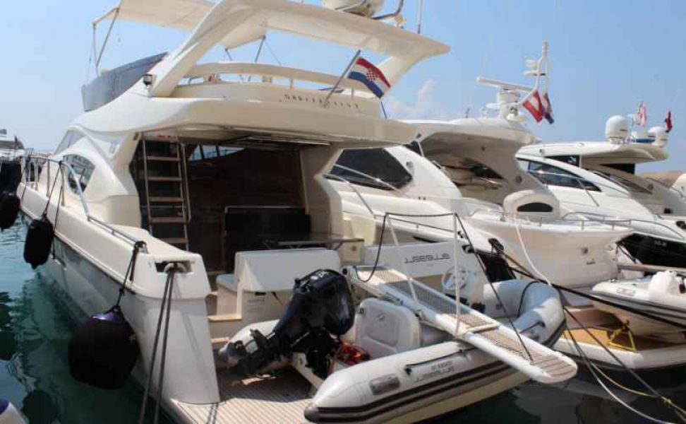 Ferretti 460